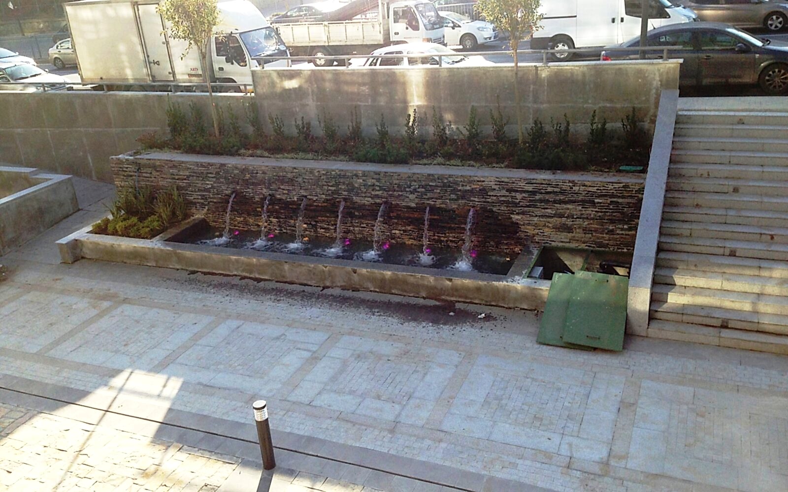 Suryapı Hayat Holding Süs Havuzu